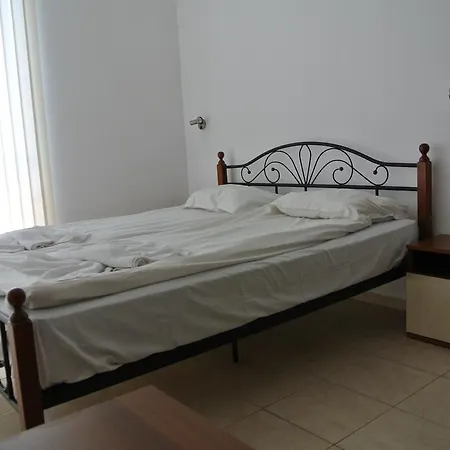 Rose Self Catering סאני ביץ'